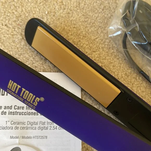 New without box Hot Tools 1” ceramic digital flat iron - Picture 3 of 8